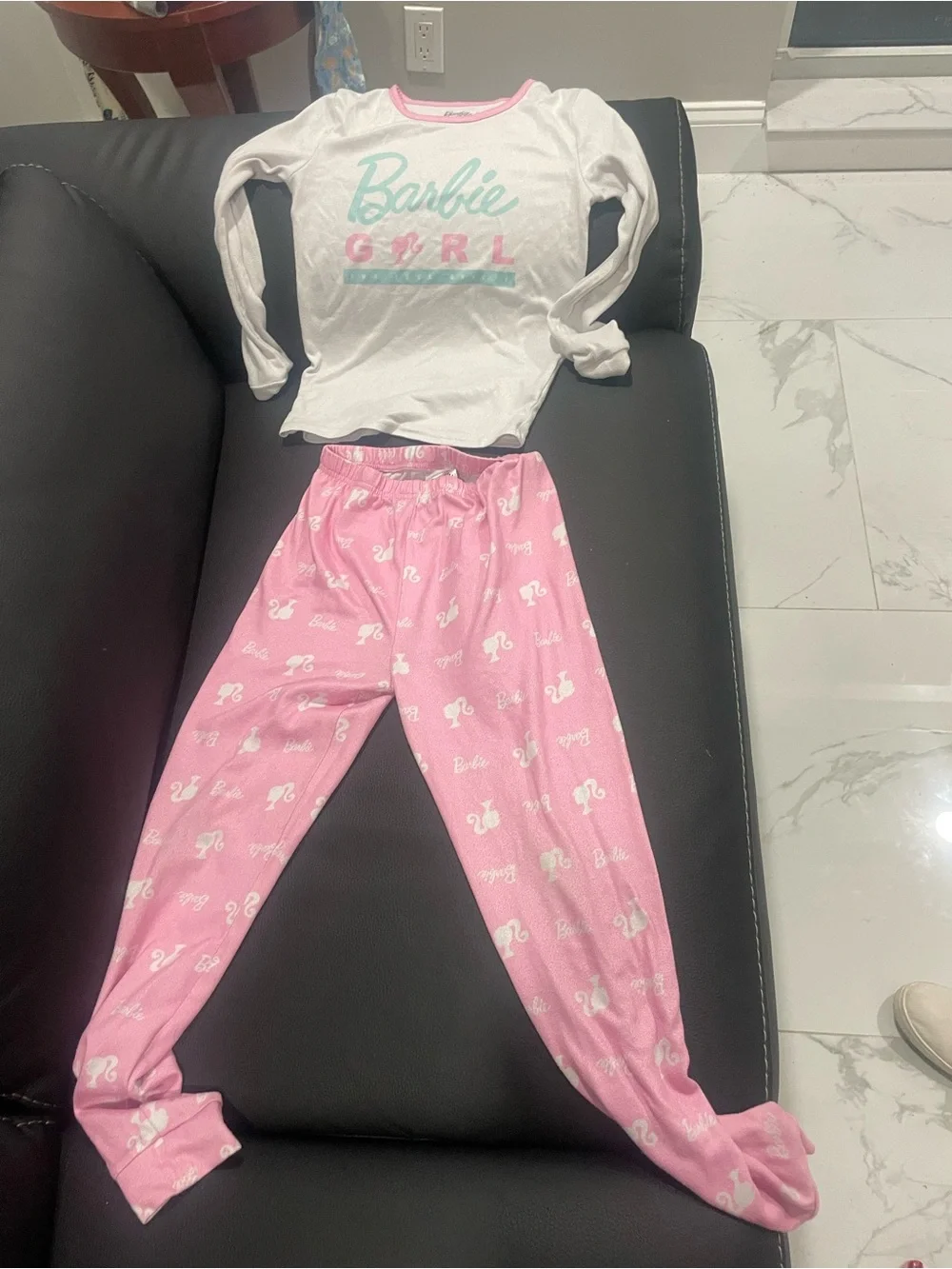 Barbie Girl 2-Piece Long Sleeve Pajama Set Size 10 Pink White Snug Fit Sleepwear